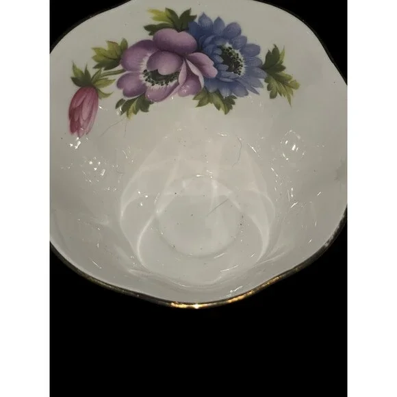 Royal Albert Cup and Saucer Bouquet Series Anemone - Picture 4 of 7